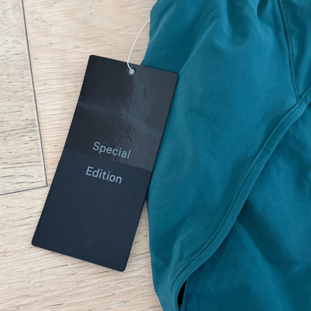 NWT Lululemon Limited Edition Teal Skirt size 8 - Picture 6 of 7